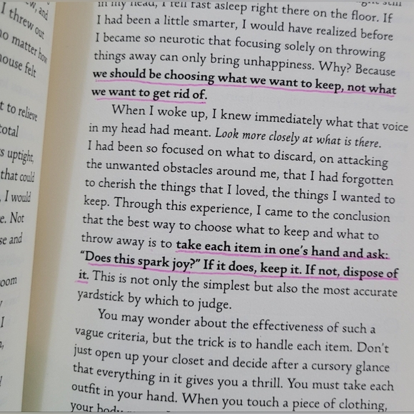 The Life-Changing Magic of Tidying Up Japanese Art of Decluttering & Organizing - Picture 4 of 10